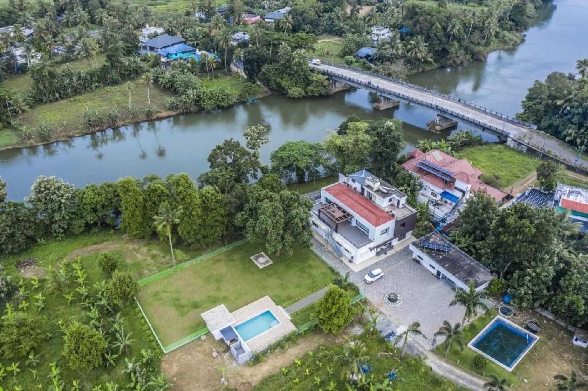 นาธิโยราม ริเวอร์ รีทรีต Bed & Breakfast Kochi ภายนอก รูปภาพ