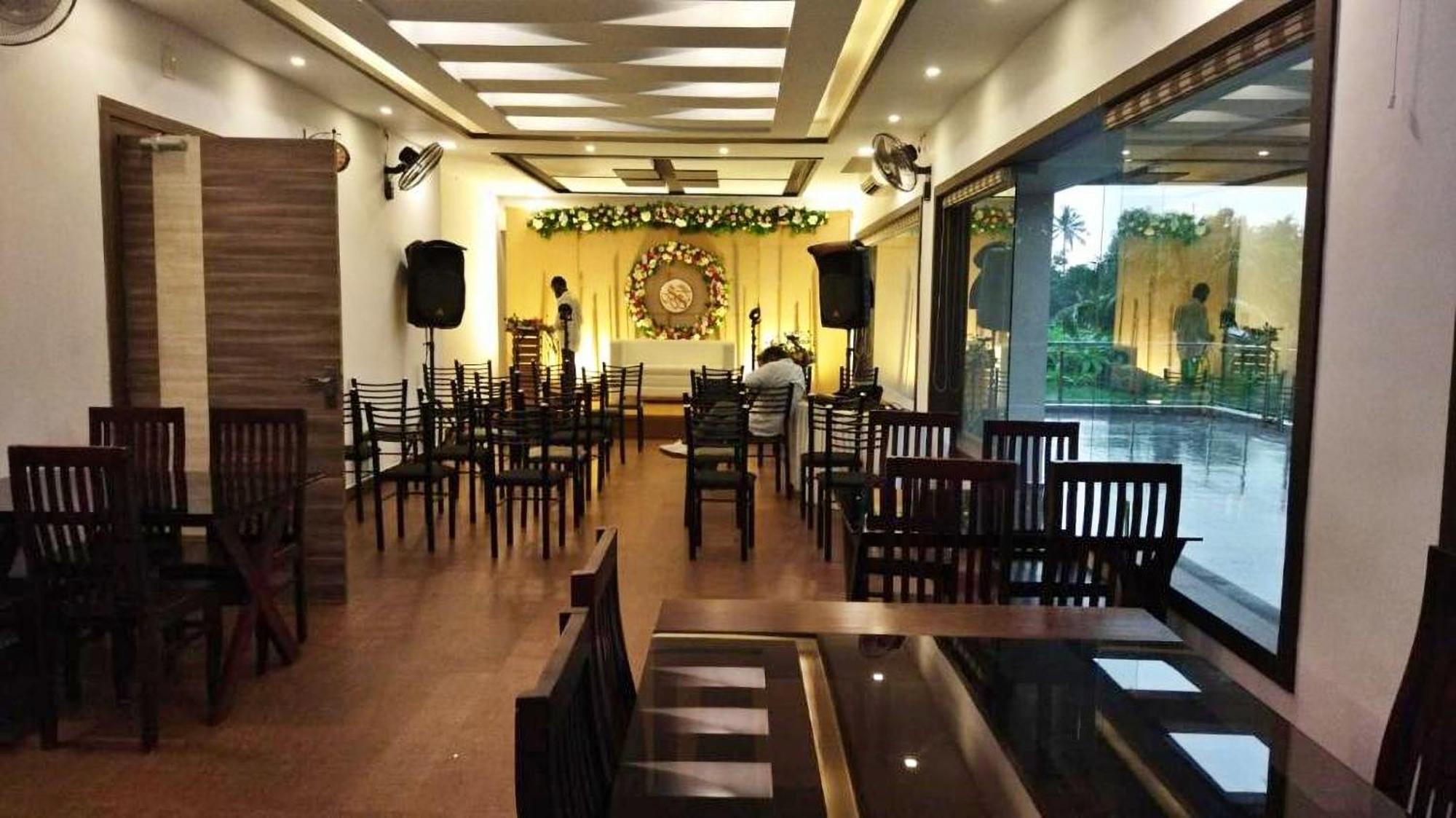 นาธิโยราม ริเวอร์ รีทรีต Bed & Breakfast Kochi ภายนอก รูปภาพ