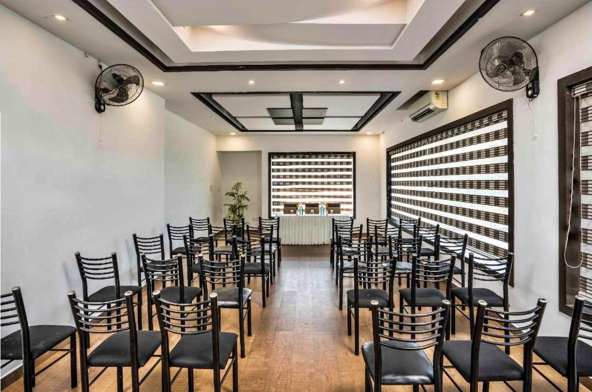 นาธิโยราม ริเวอร์ รีทรีต Bed & Breakfast Kochi ภายนอก รูปภาพ