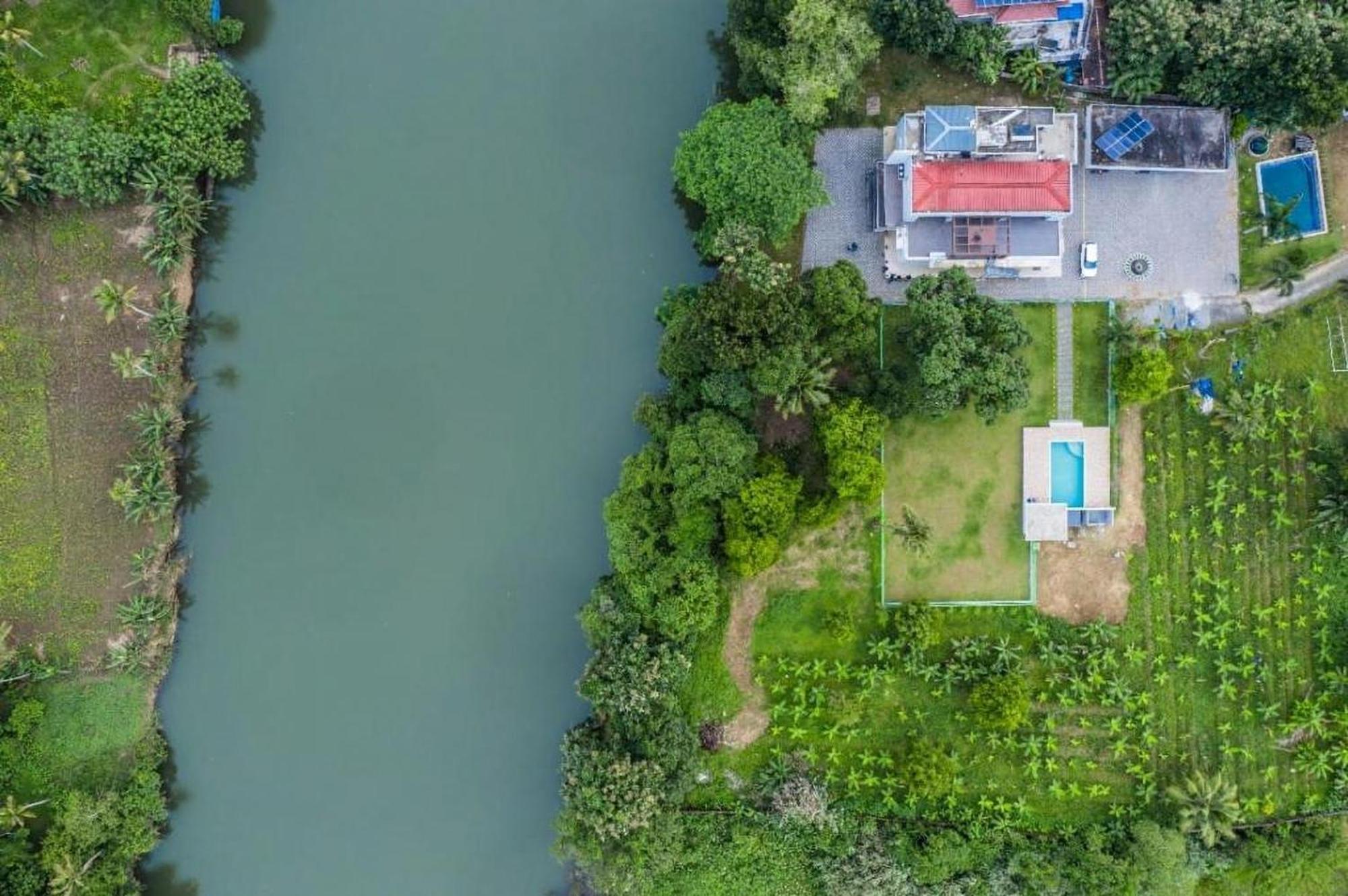 นาธิโยราม ริเวอร์ รีทรีต Bed & Breakfast Kochi ภายนอก รูปภาพ