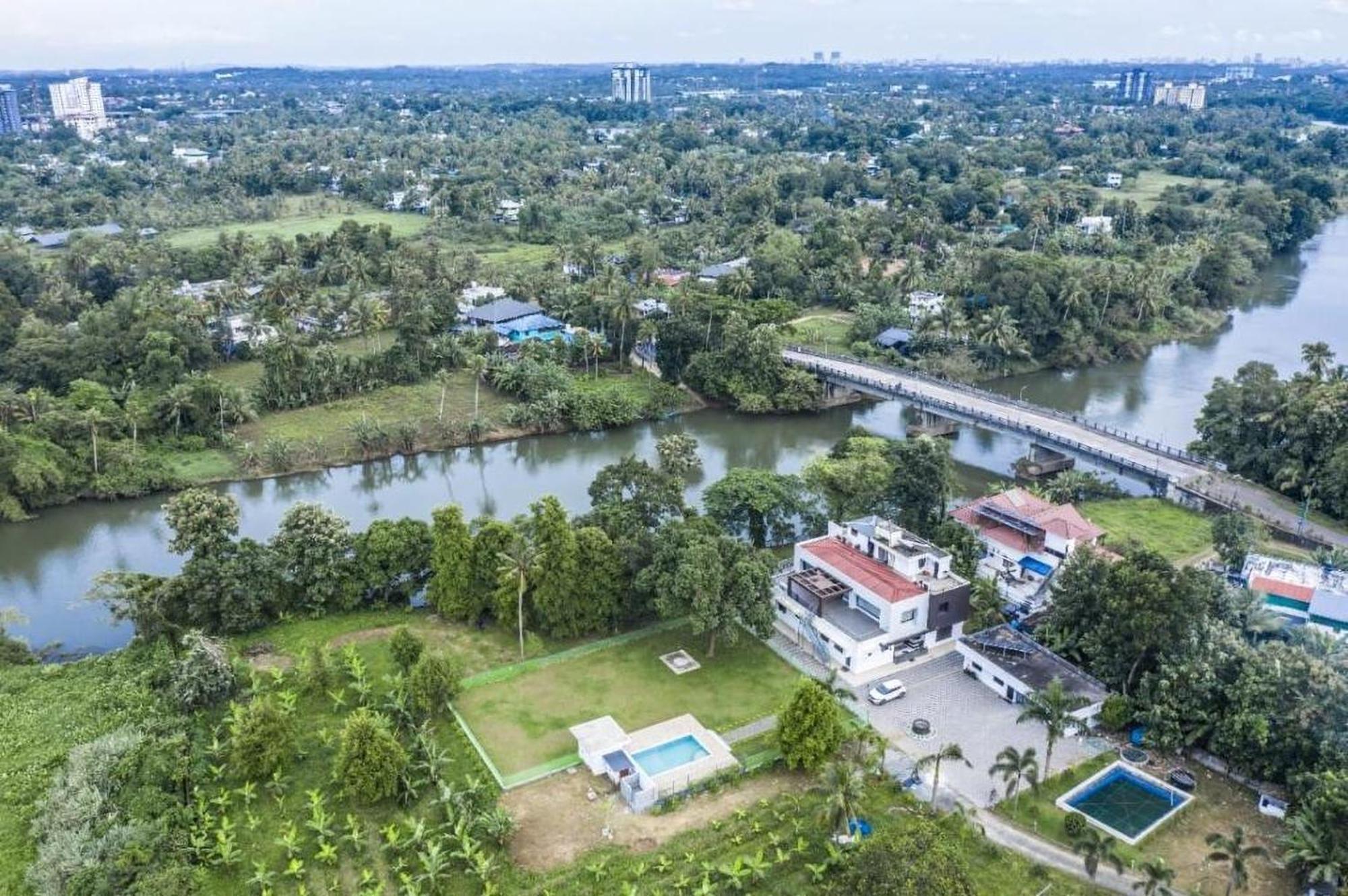 นาธิโยราม ริเวอร์ รีทรีต Bed & Breakfast Kochi ภายนอก รูปภาพ