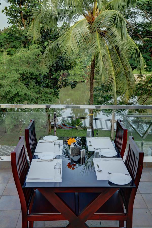 นาธิโยราม ริเวอร์ รีทรีต Bed & Breakfast Kochi ภายนอก รูปภาพ