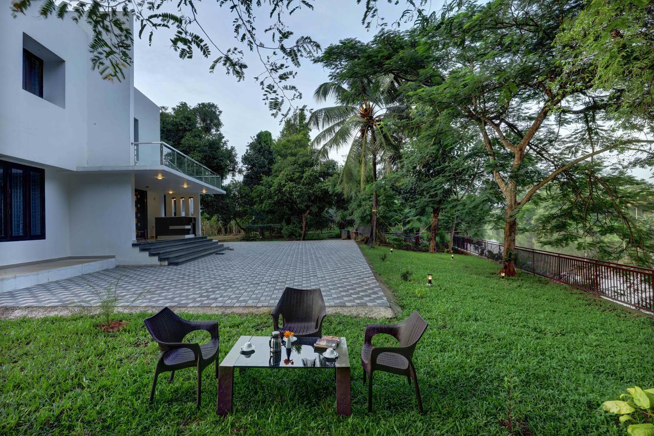 นาธิโยราม ริเวอร์ รีทรีต Bed & Breakfast Kochi ภายนอก รูปภาพ