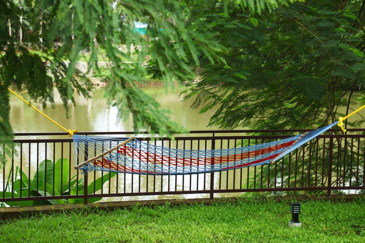 นาธิโยราม ริเวอร์ รีทรีต Bed & Breakfast Kochi ภายนอก รูปภาพ